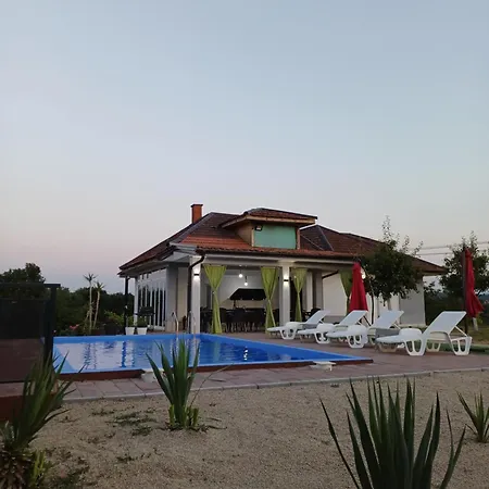 Casa de Férias Vikend Hangover Gradacac